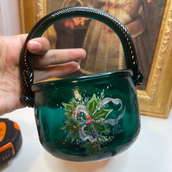 Pairpoint Nantucket Basket Handmade Painted Christmas Berries Leaves Eileen 2002 - Picture 1 of 10